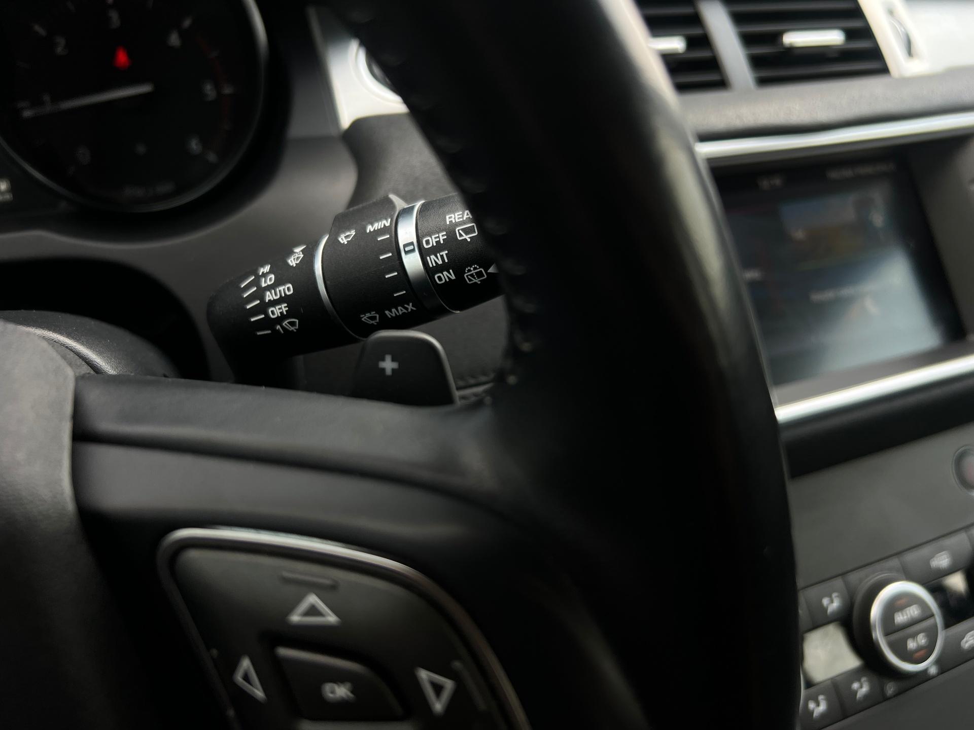 Land Rover-Range Rover Evoque