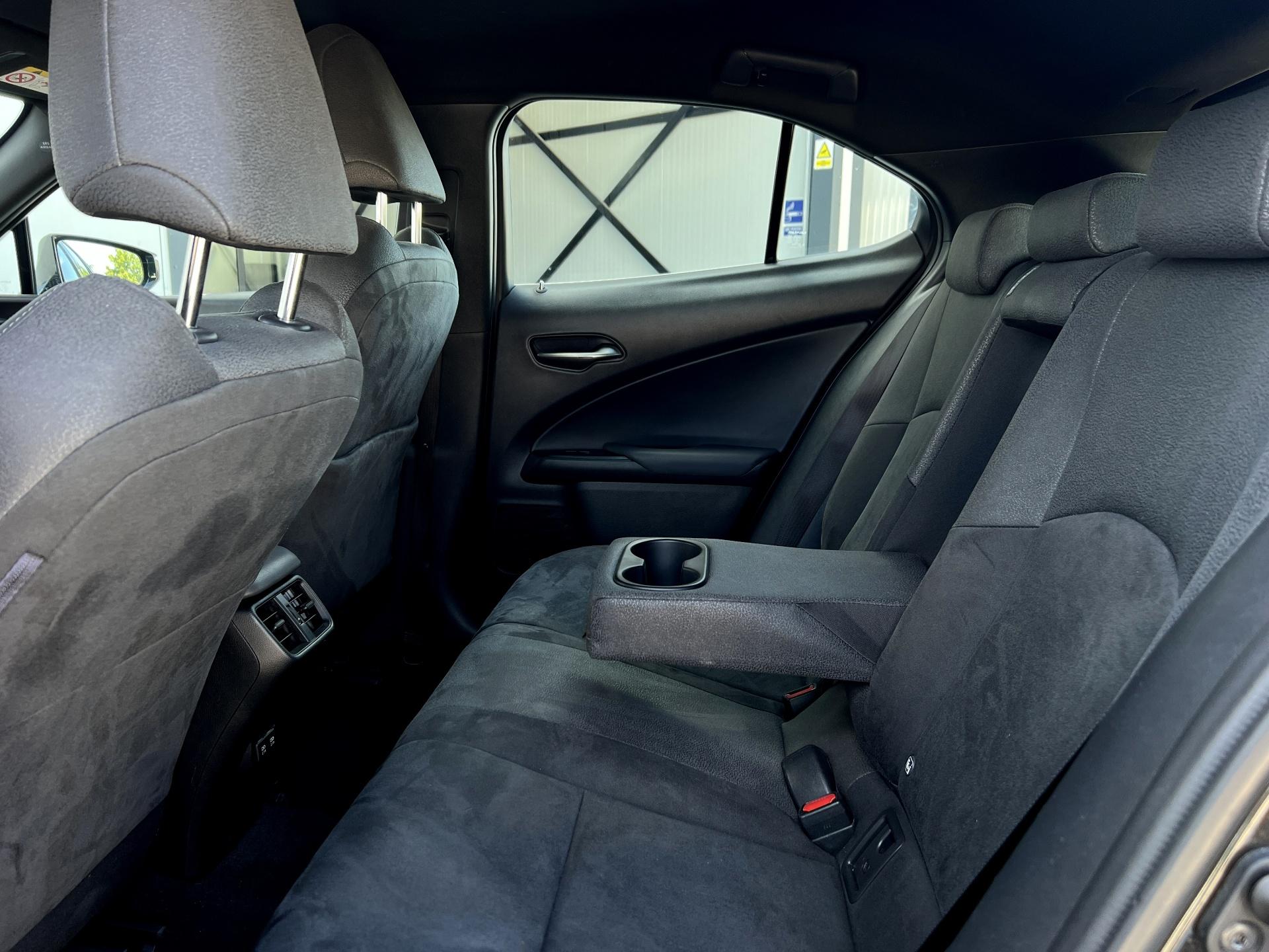 Lexus-UX