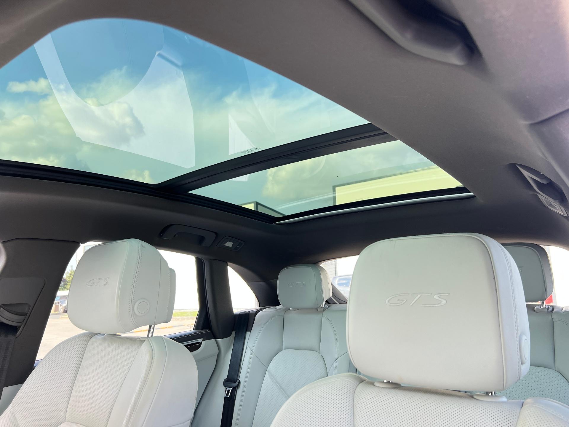 Porsche-Macan