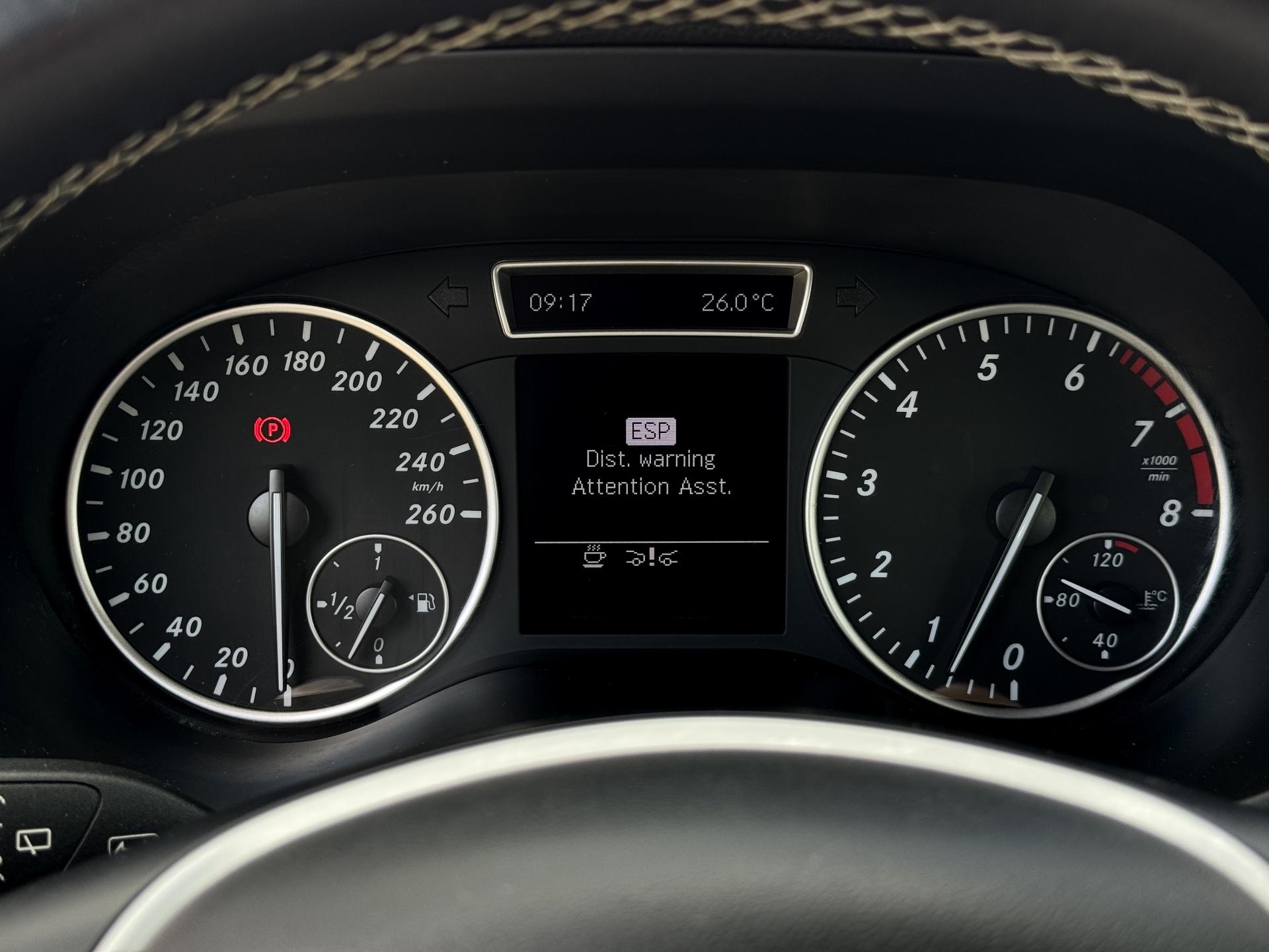 Mercedes-Benz-B 180