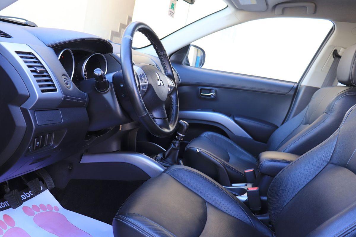 Mitsubishi-Outlander