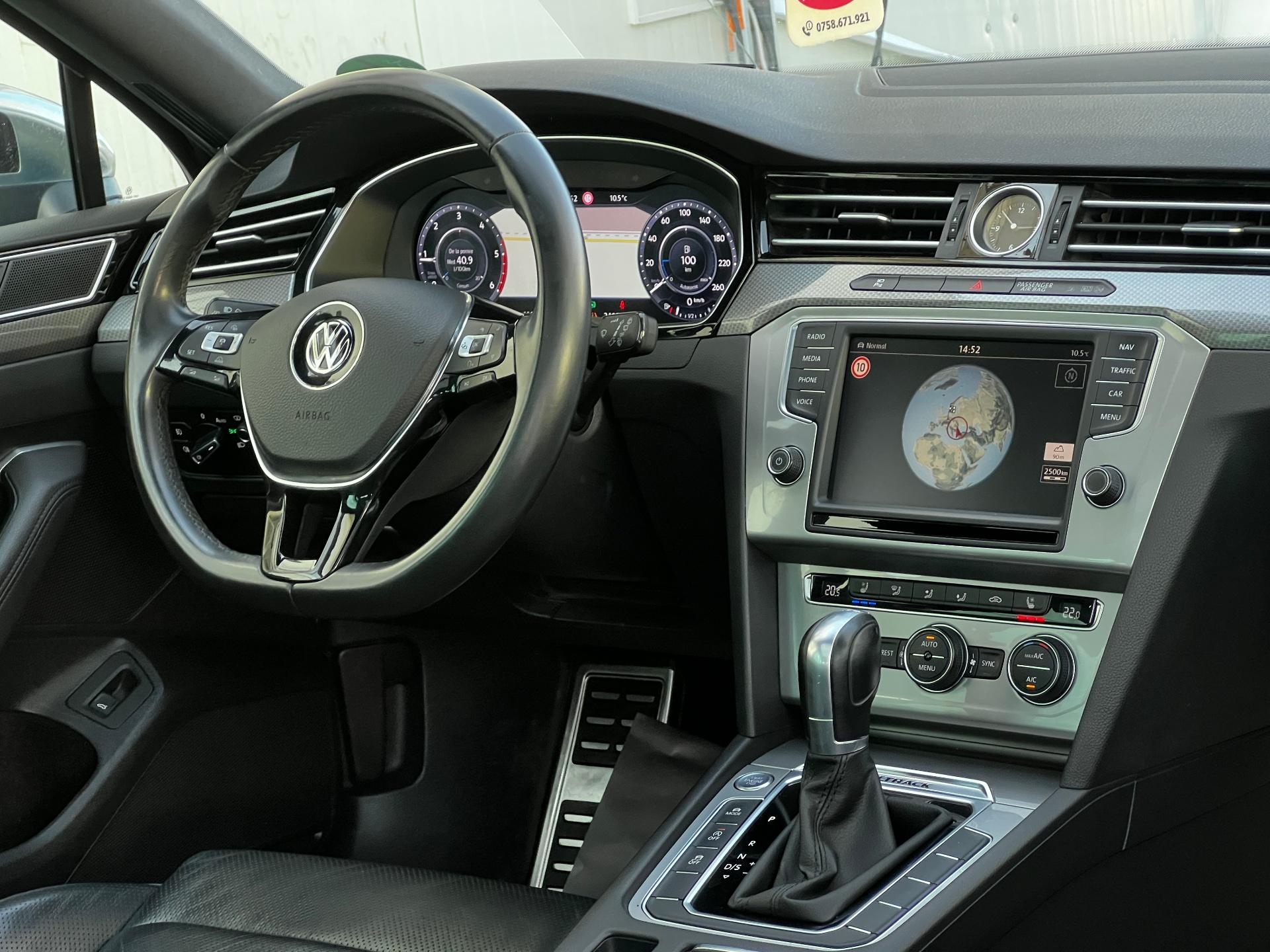 Volkswagen-Passat Alltrack