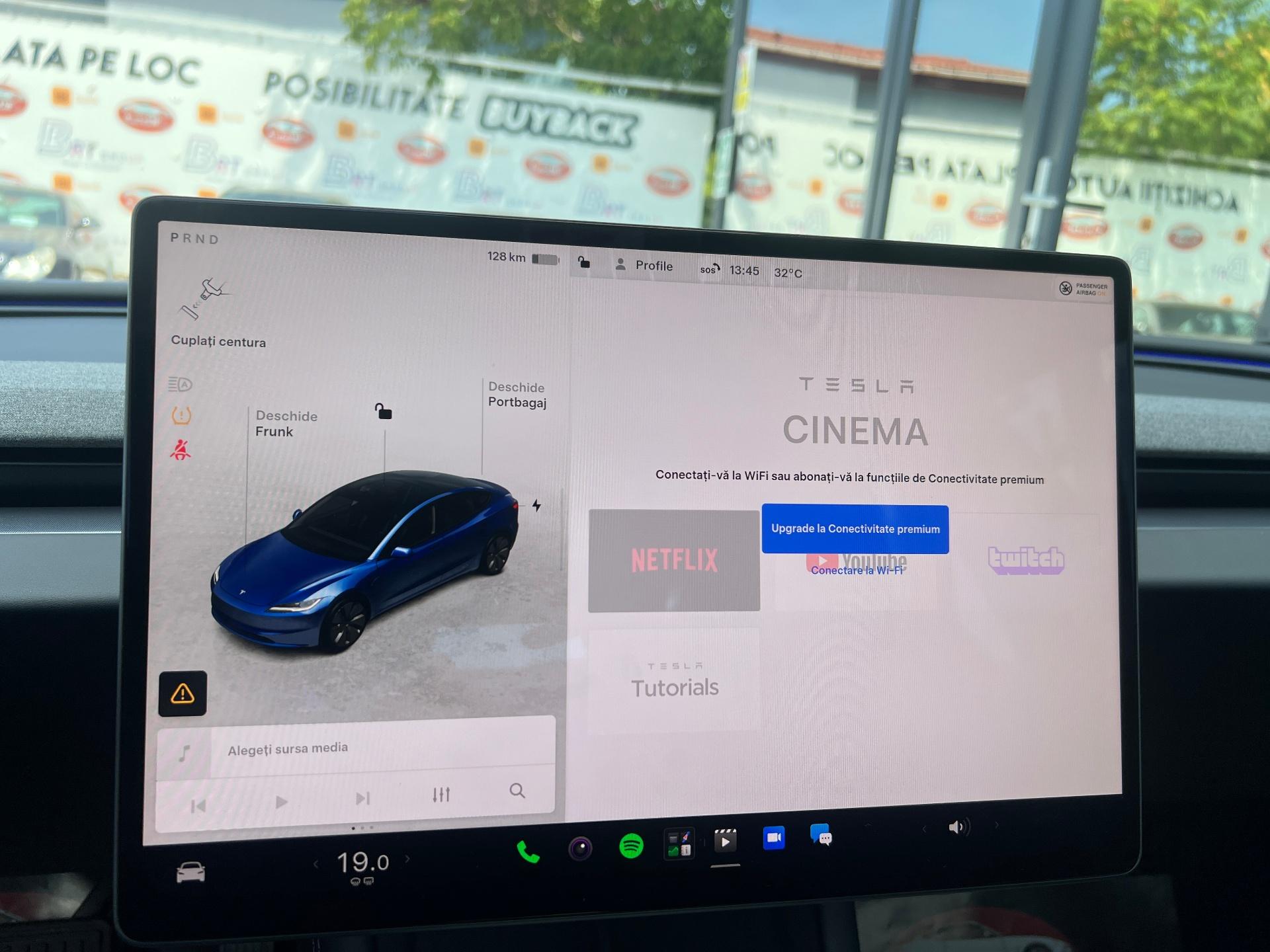 Tesla-Model 3