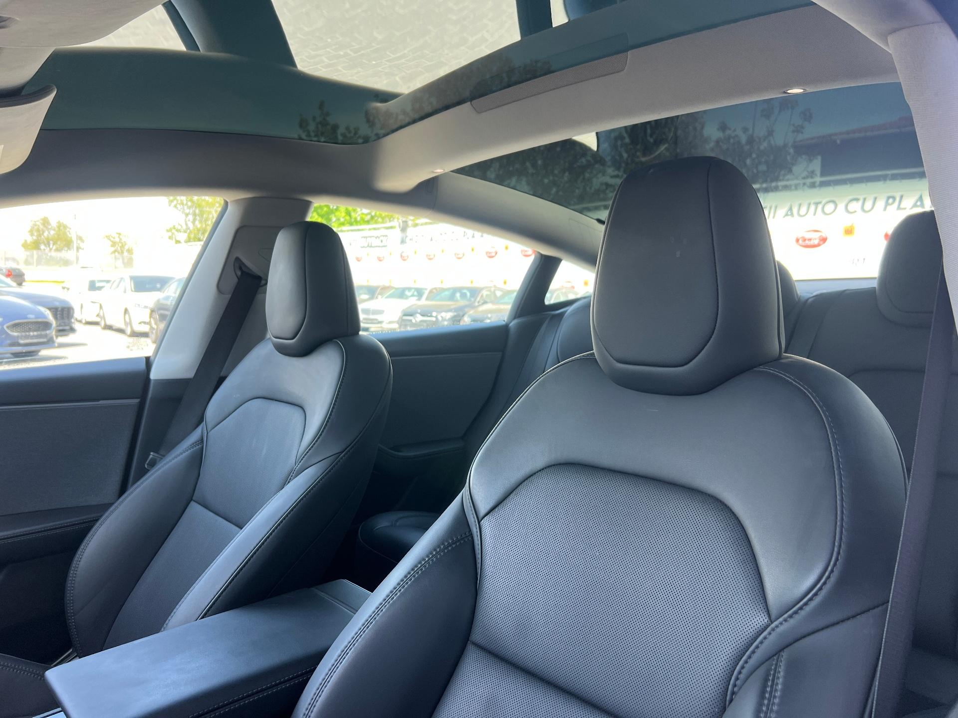 Tesla-Model 3