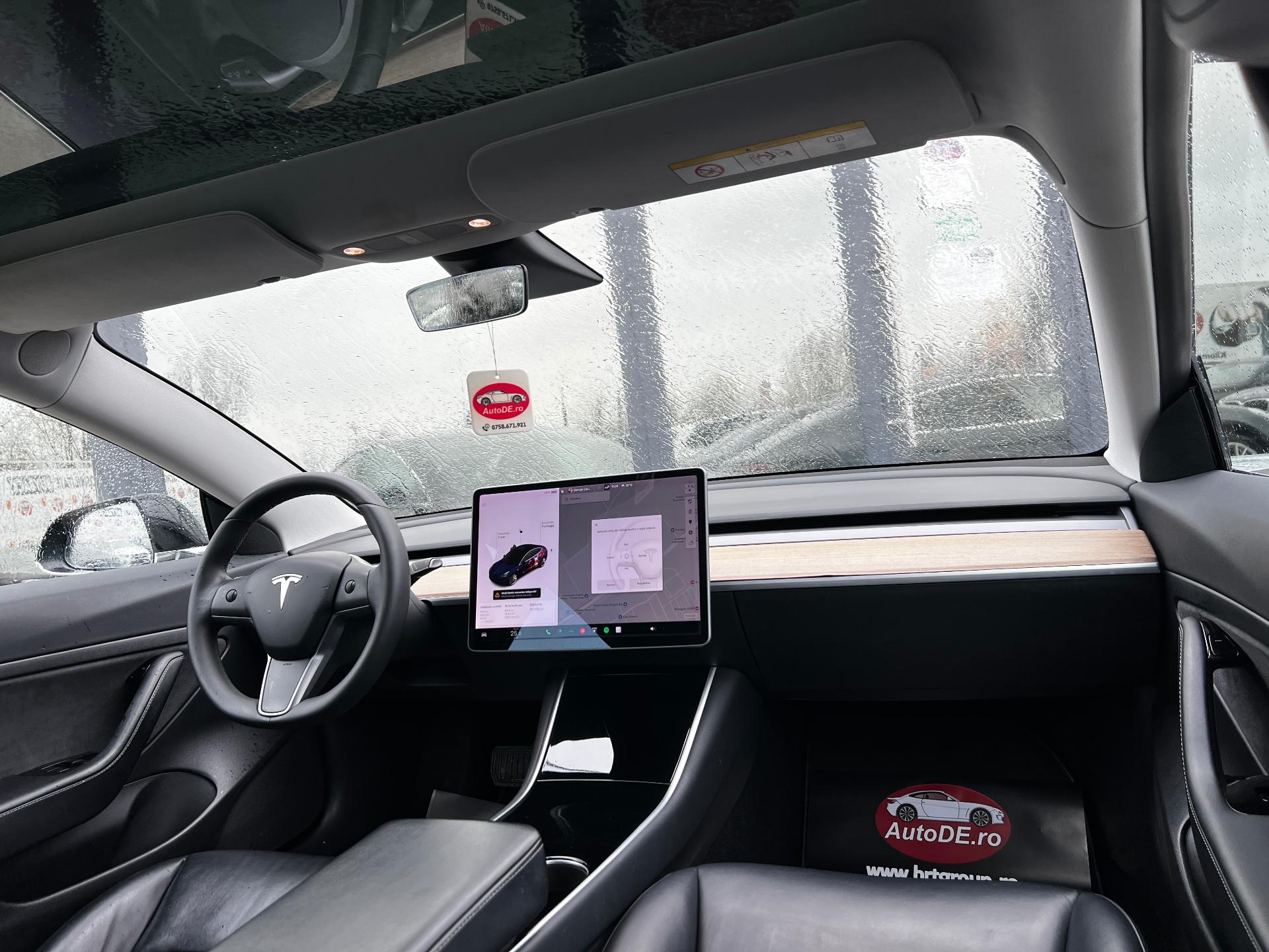 Tesla-Model 3