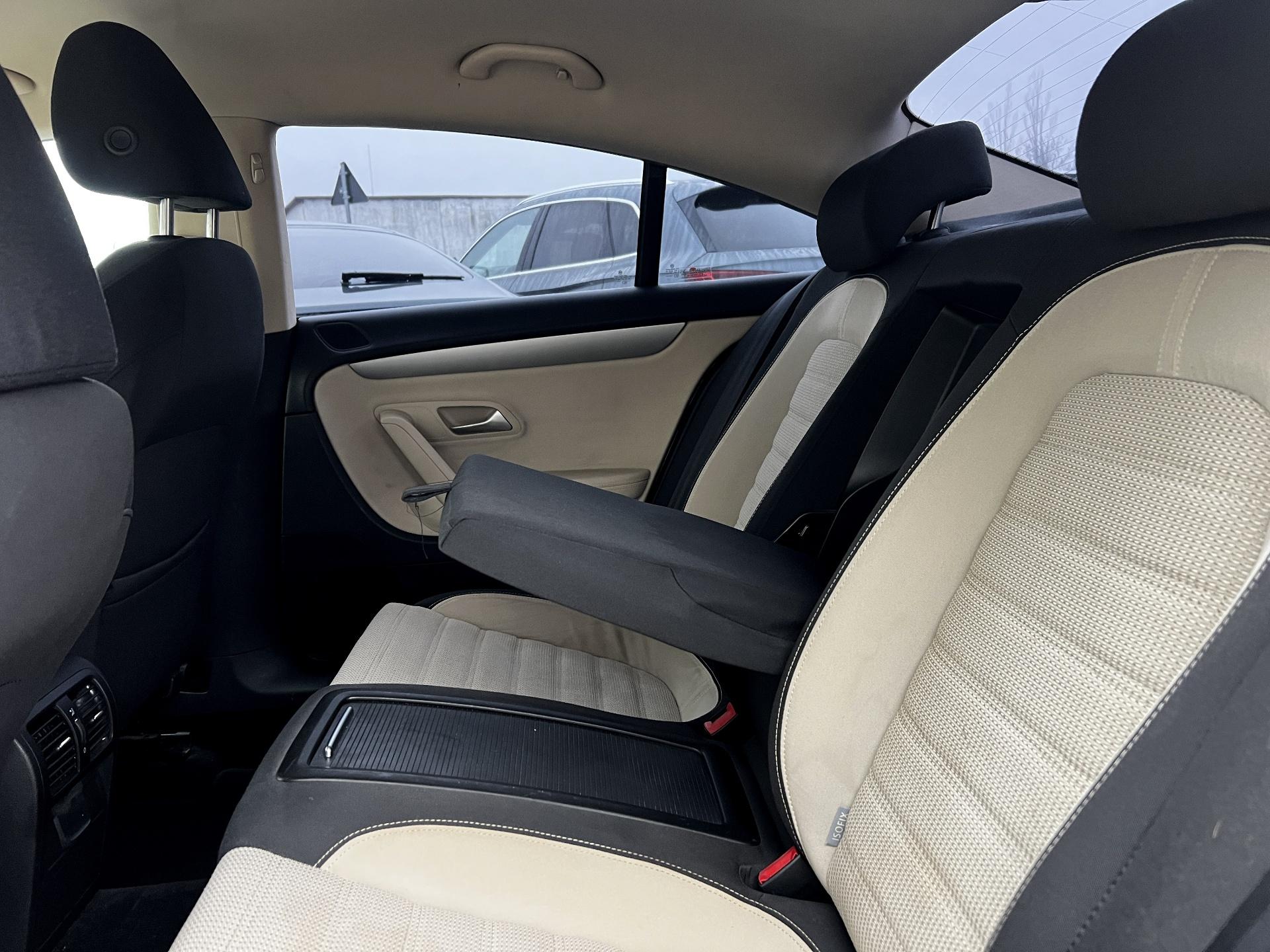 Volkswagen-Passat CC