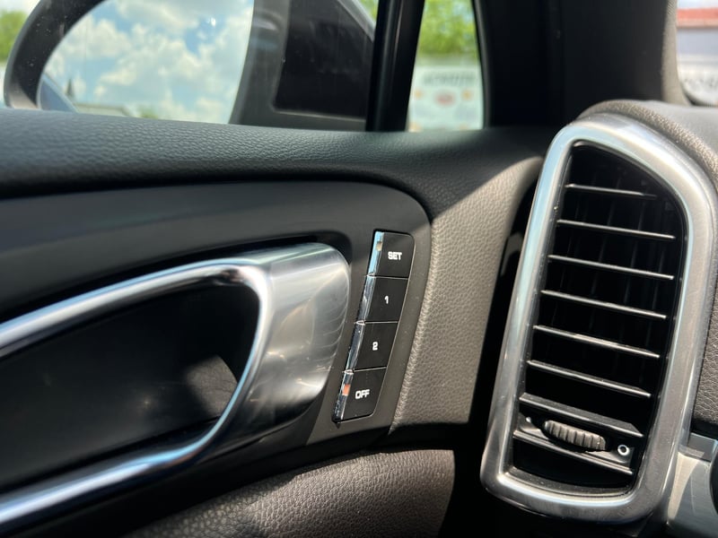 Car Thumb