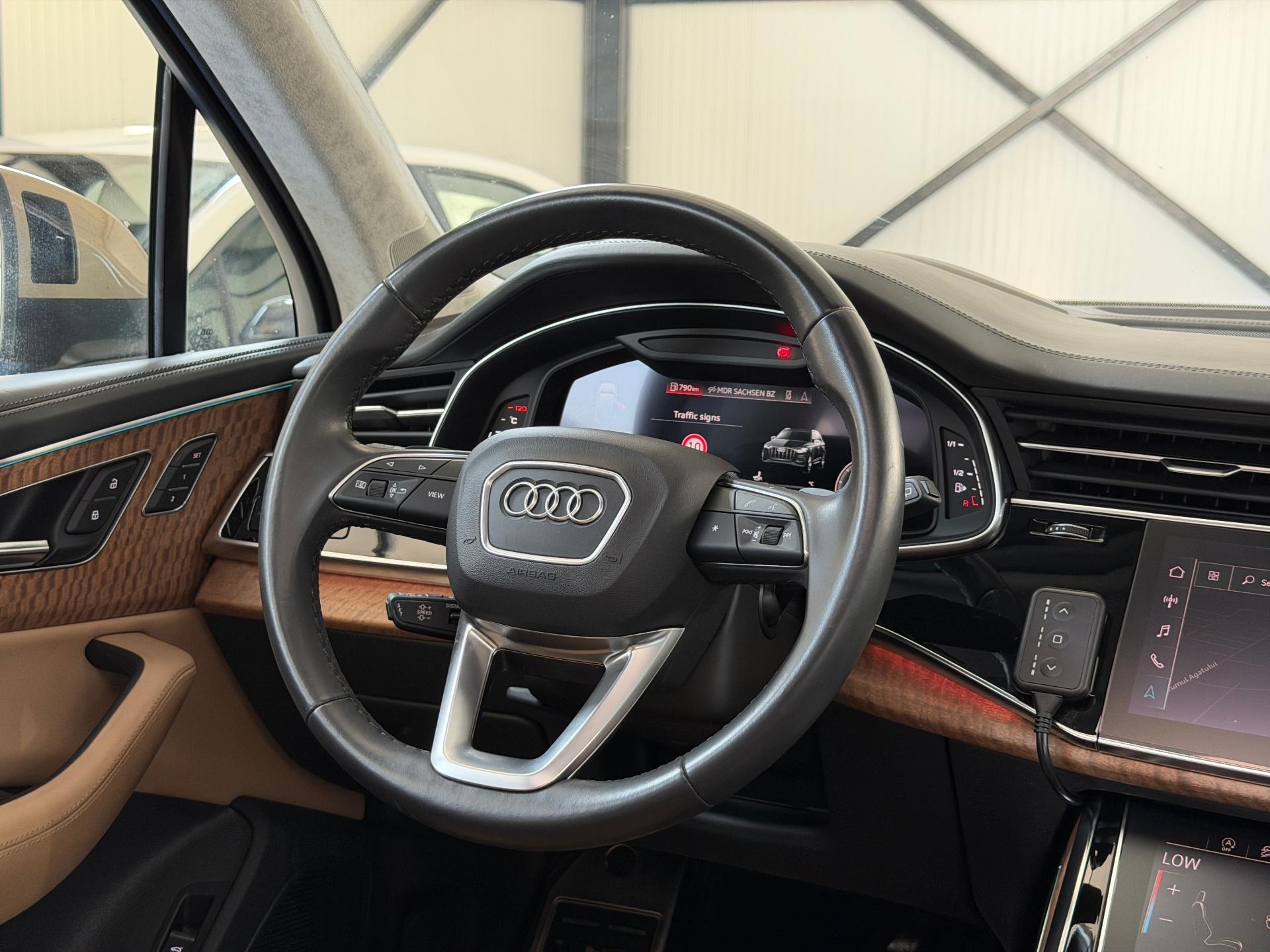 Audi-Q7