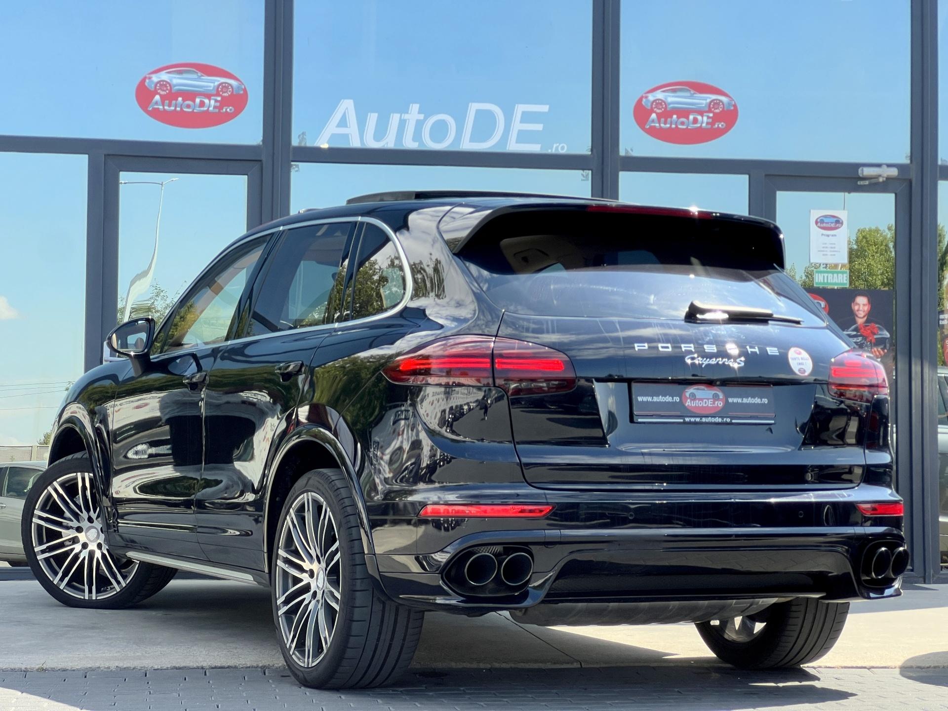 Porsche-Cayenne