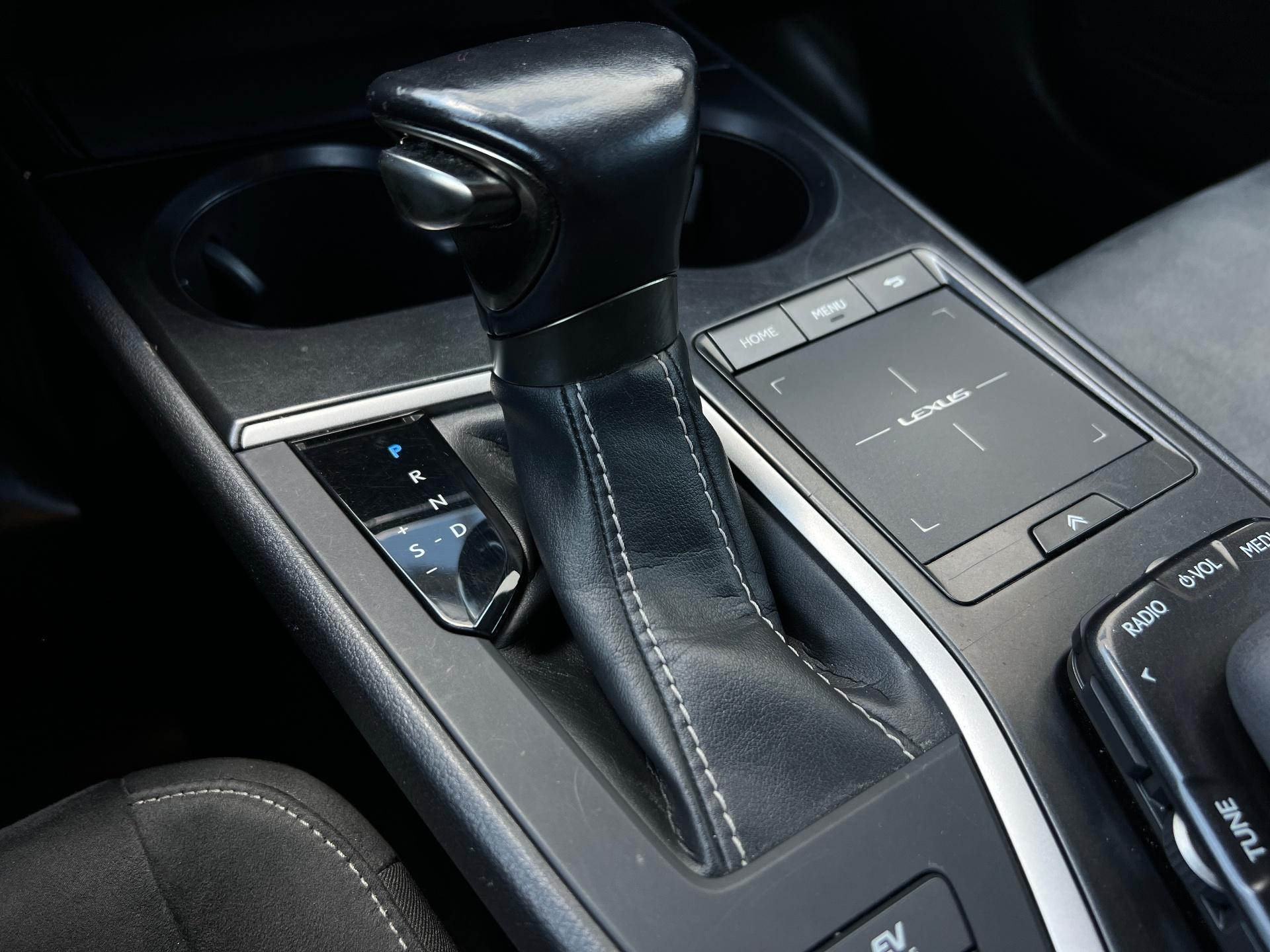 Lexus-UX