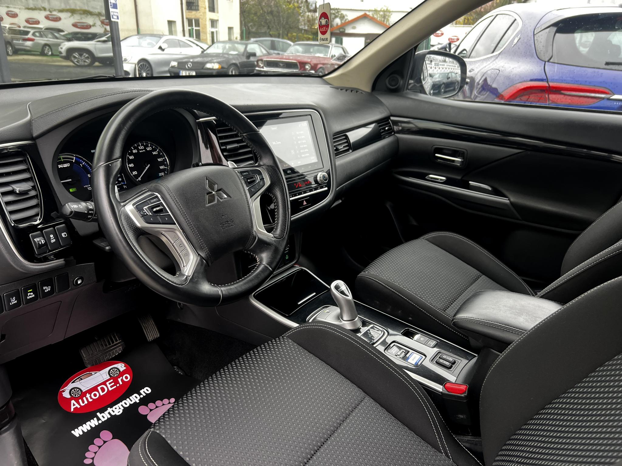 Mitsubishi-Outlander