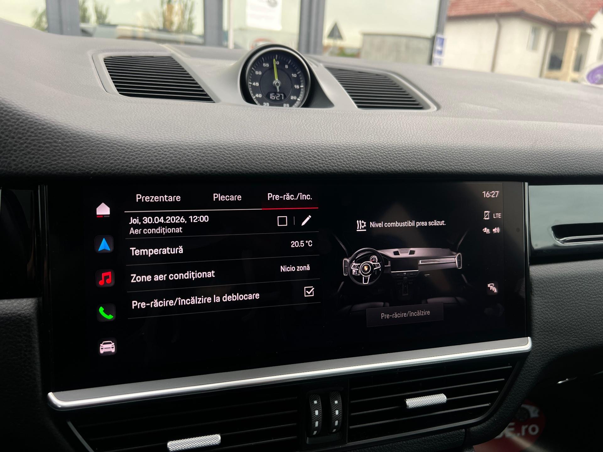 Porsche-Cayenne