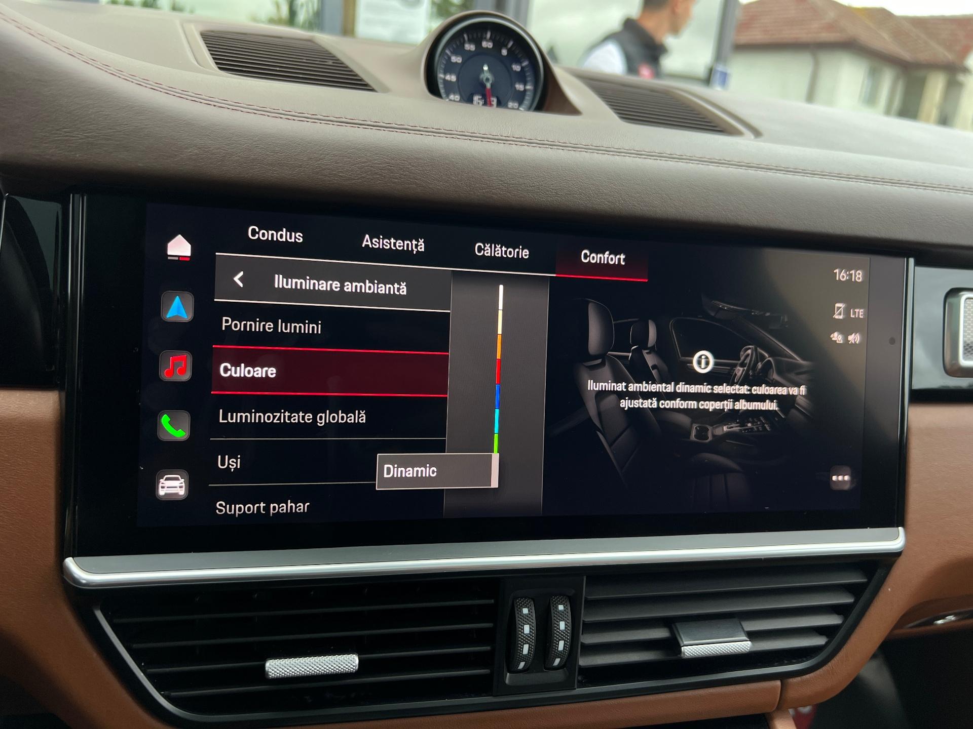 Porsche-Cayenne