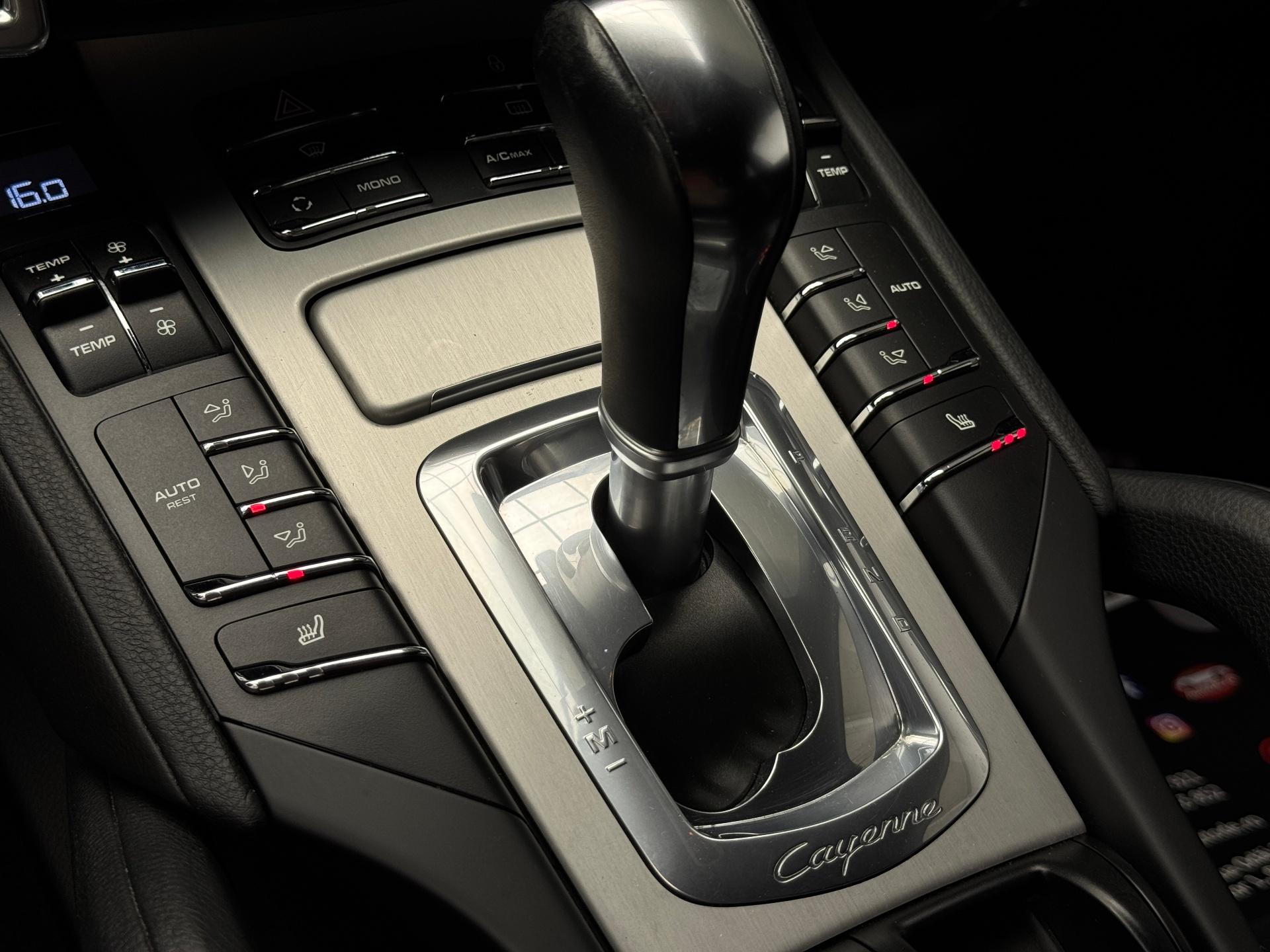 Porsche-Cayenne