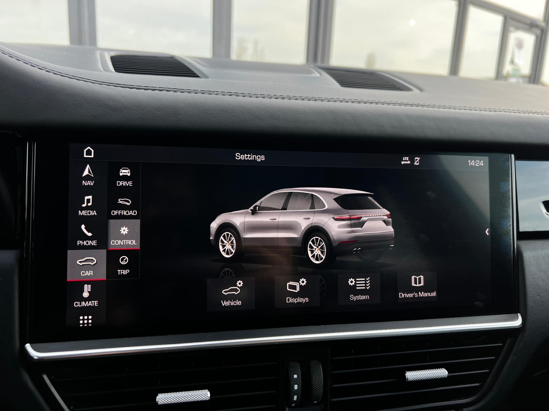 Porsche-Cayenne