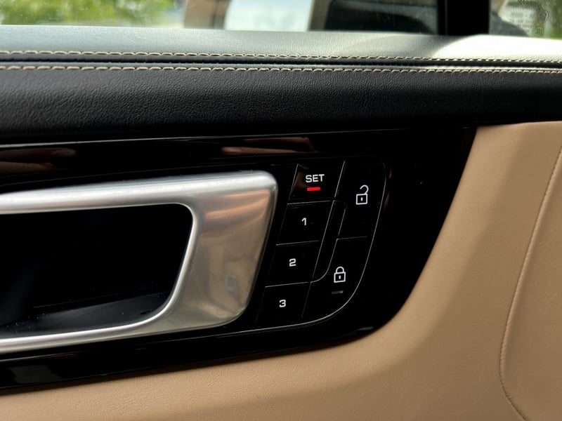 Car Thumb