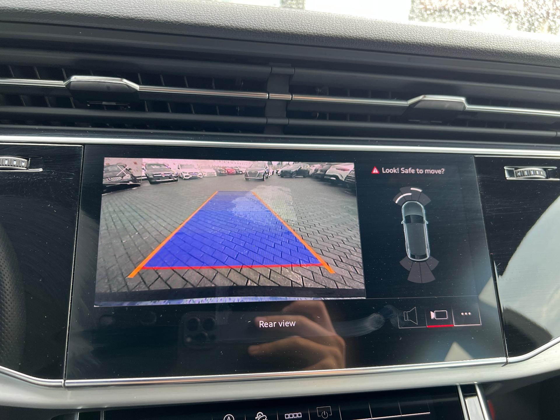 Audi-Q8