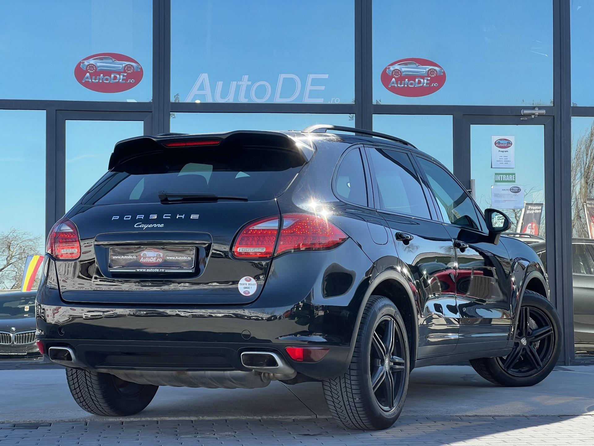 Porsche-Cayenne