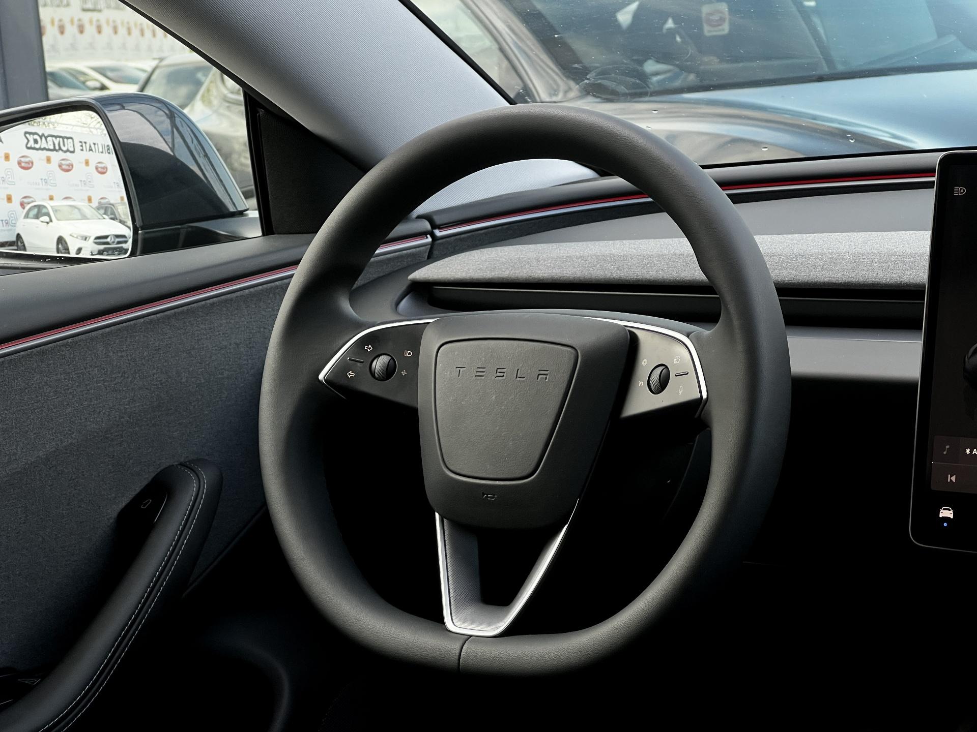 Tesla-Model 3