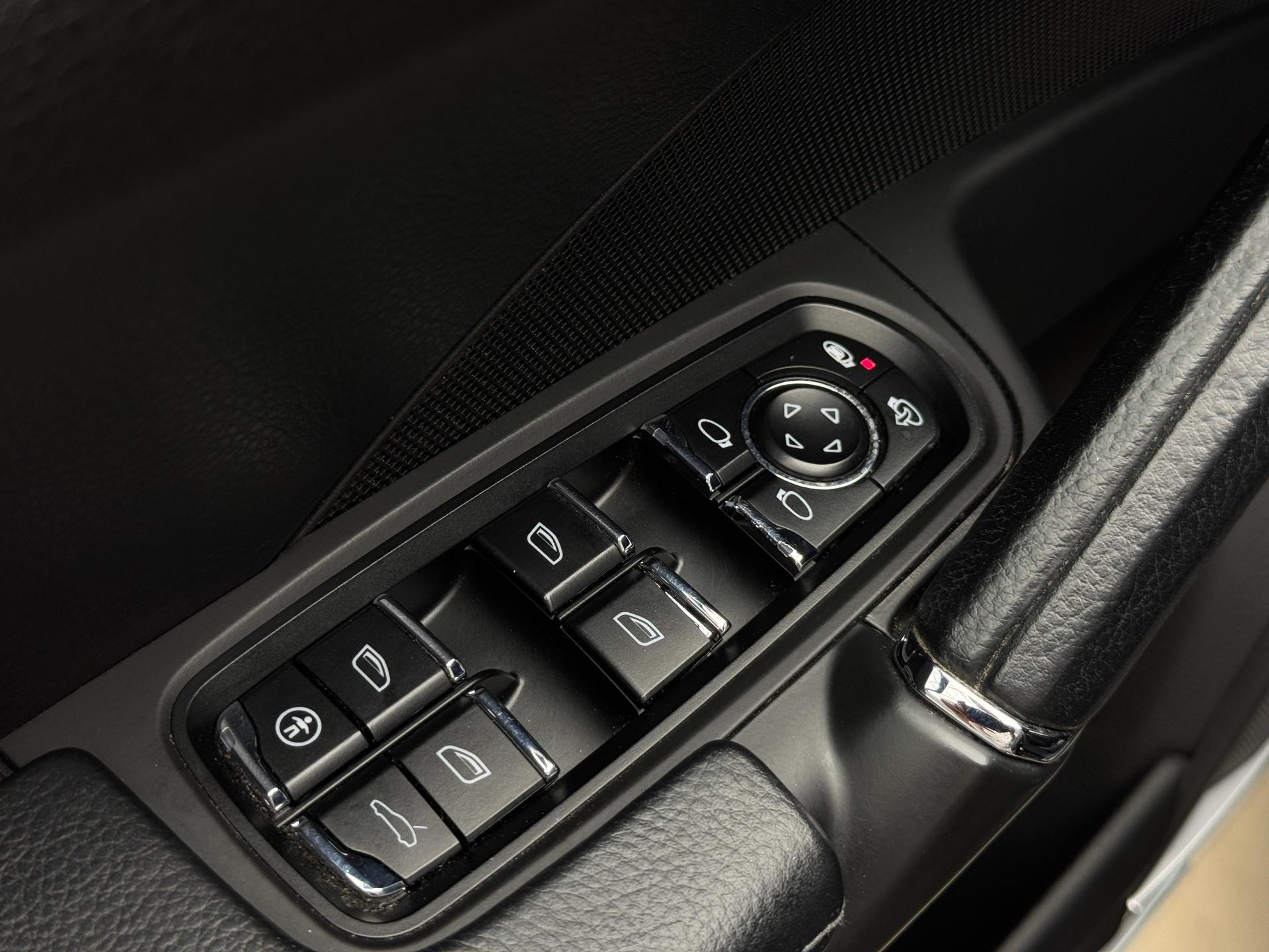Porsche-Cayenne