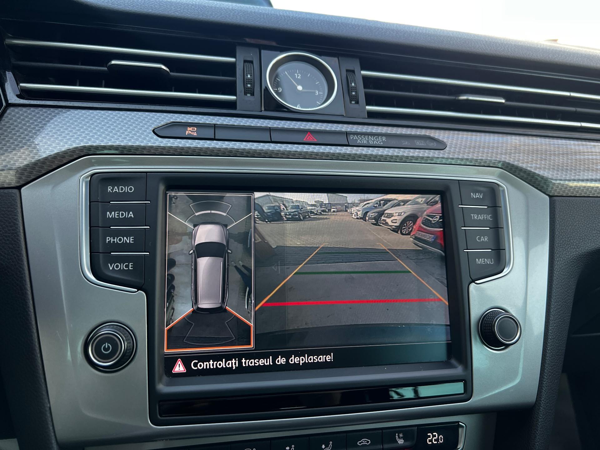 Volkswagen-Passat Alltrack