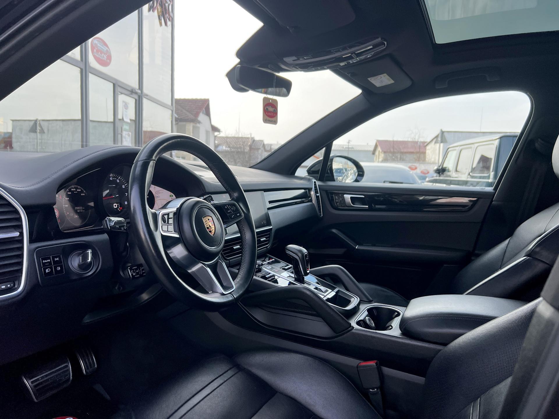 Porsche-Cayenne