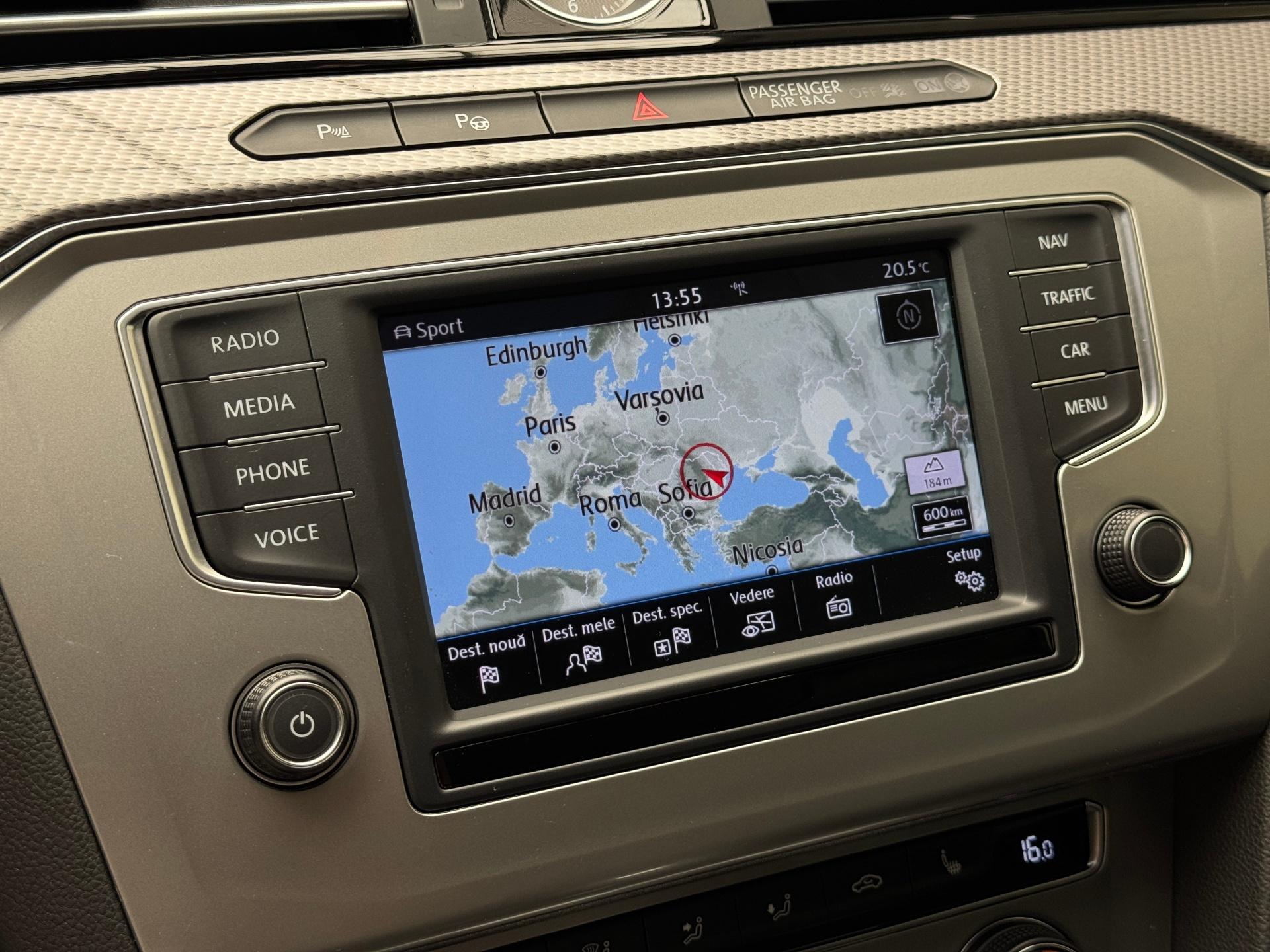 Volkswagen-Passat Alltrack