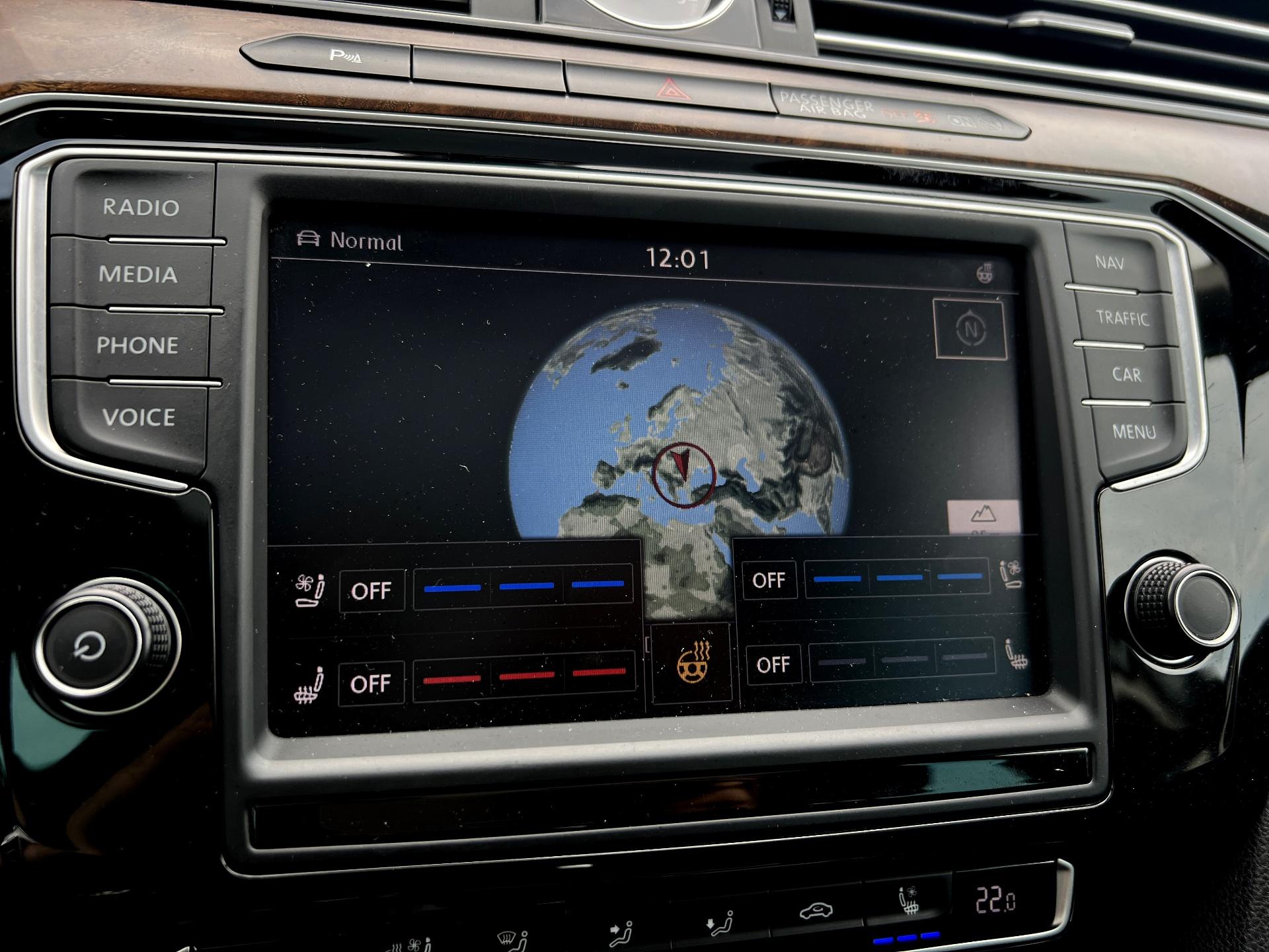 Volkswagen-Passat Alltrack