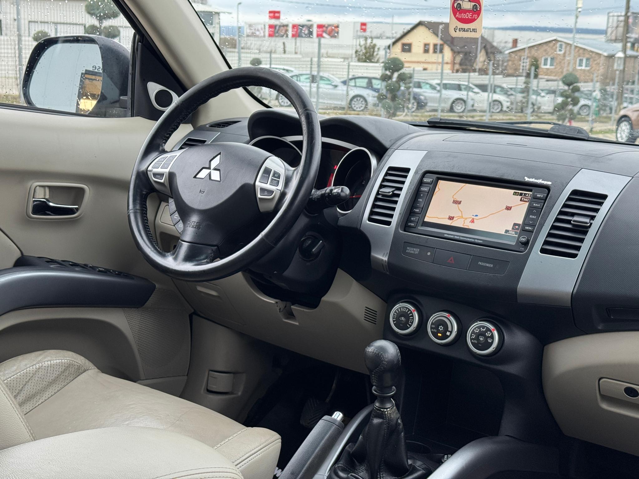 Mitsubishi-Outlander