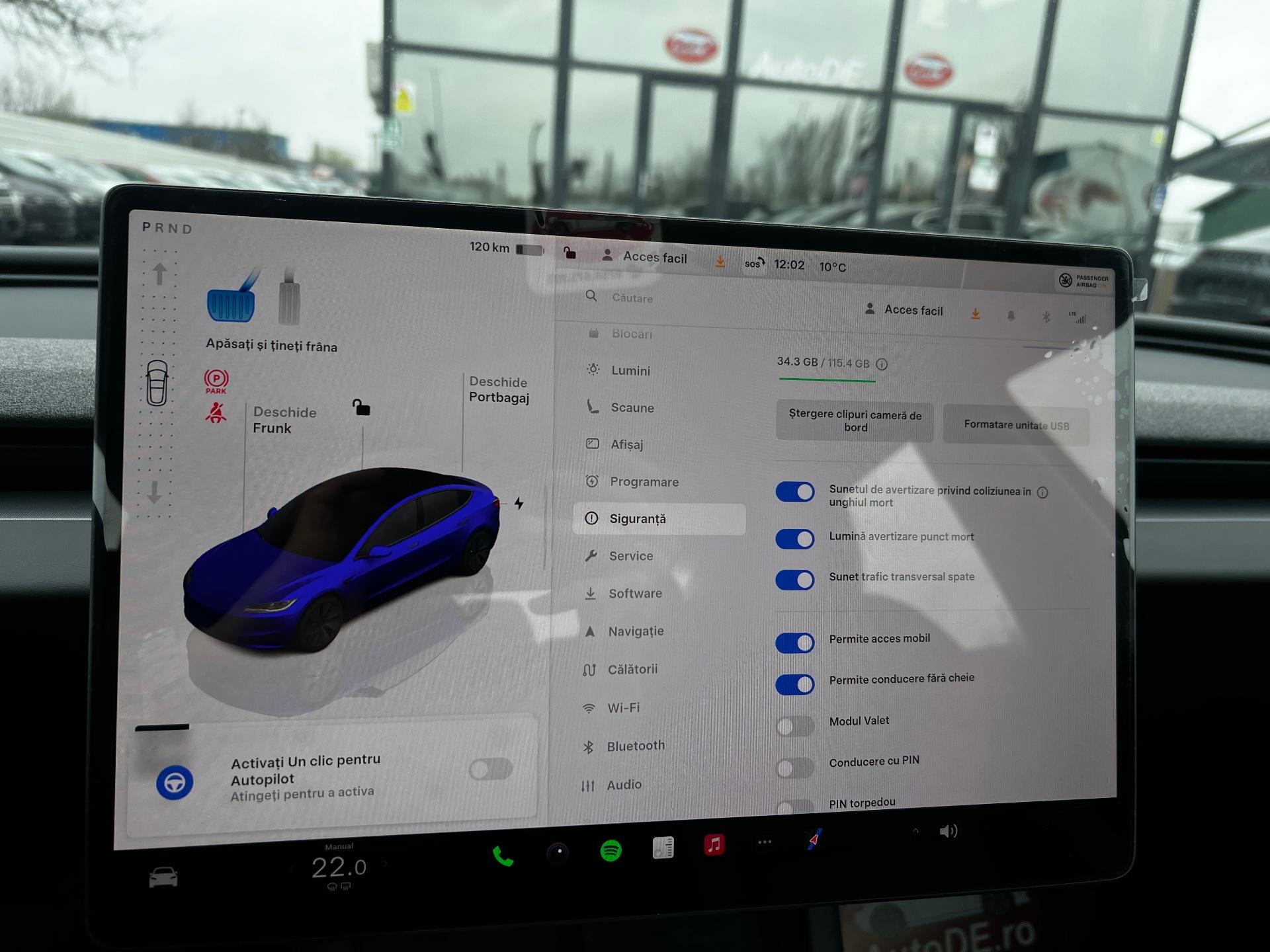 Tesla-Model 3
