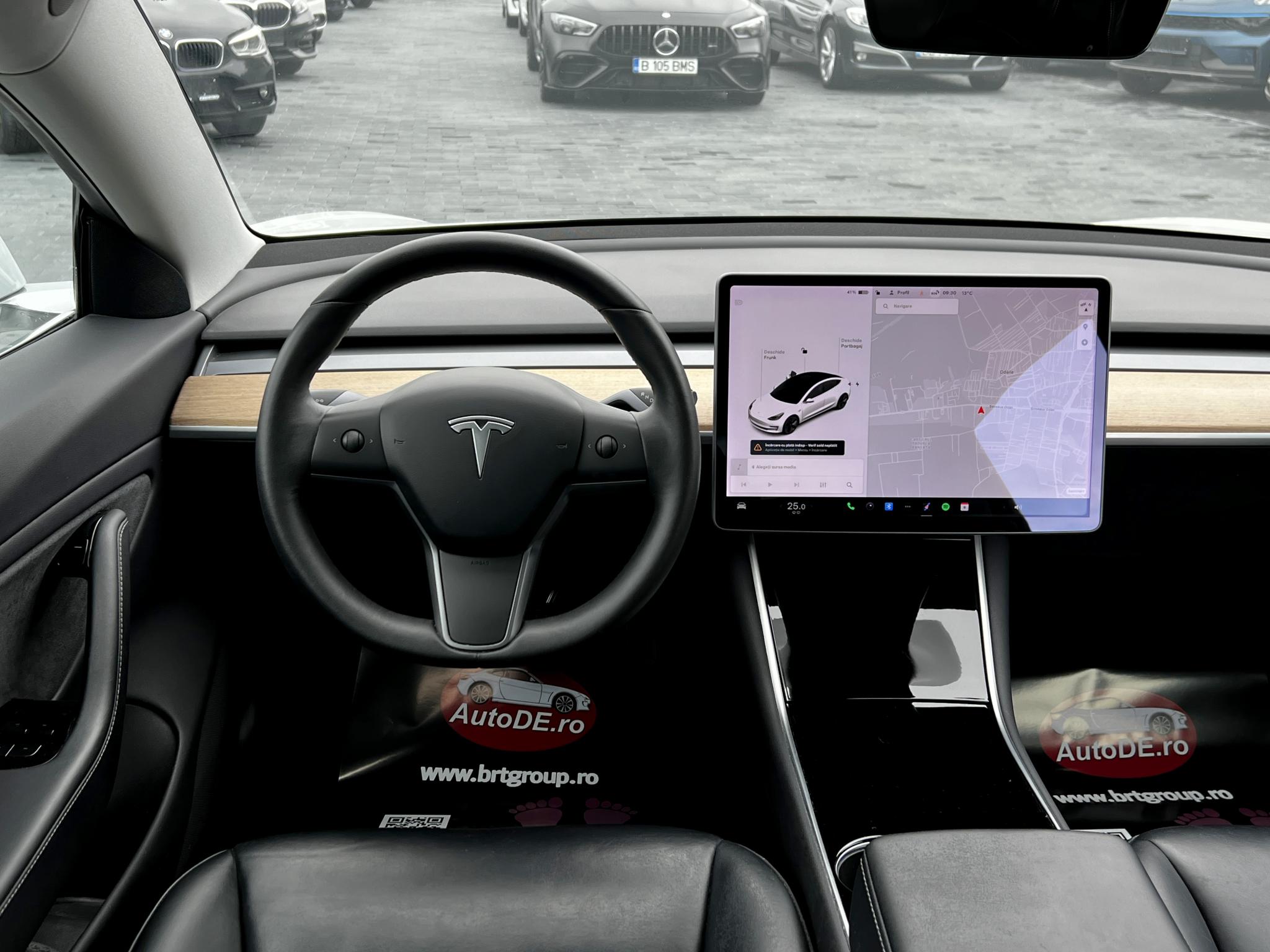 Tesla-Model 3