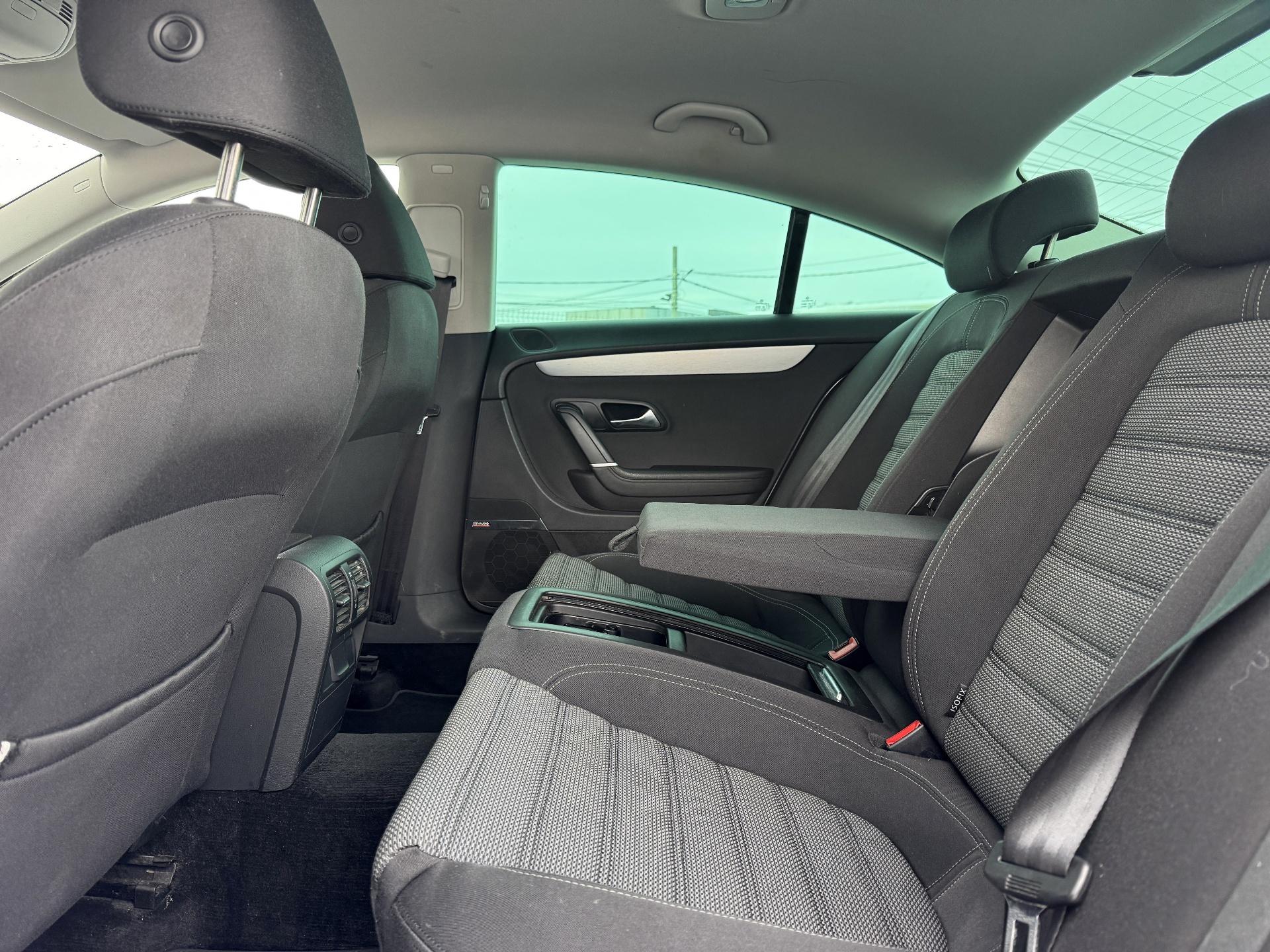 Volkswagen-Passat CC