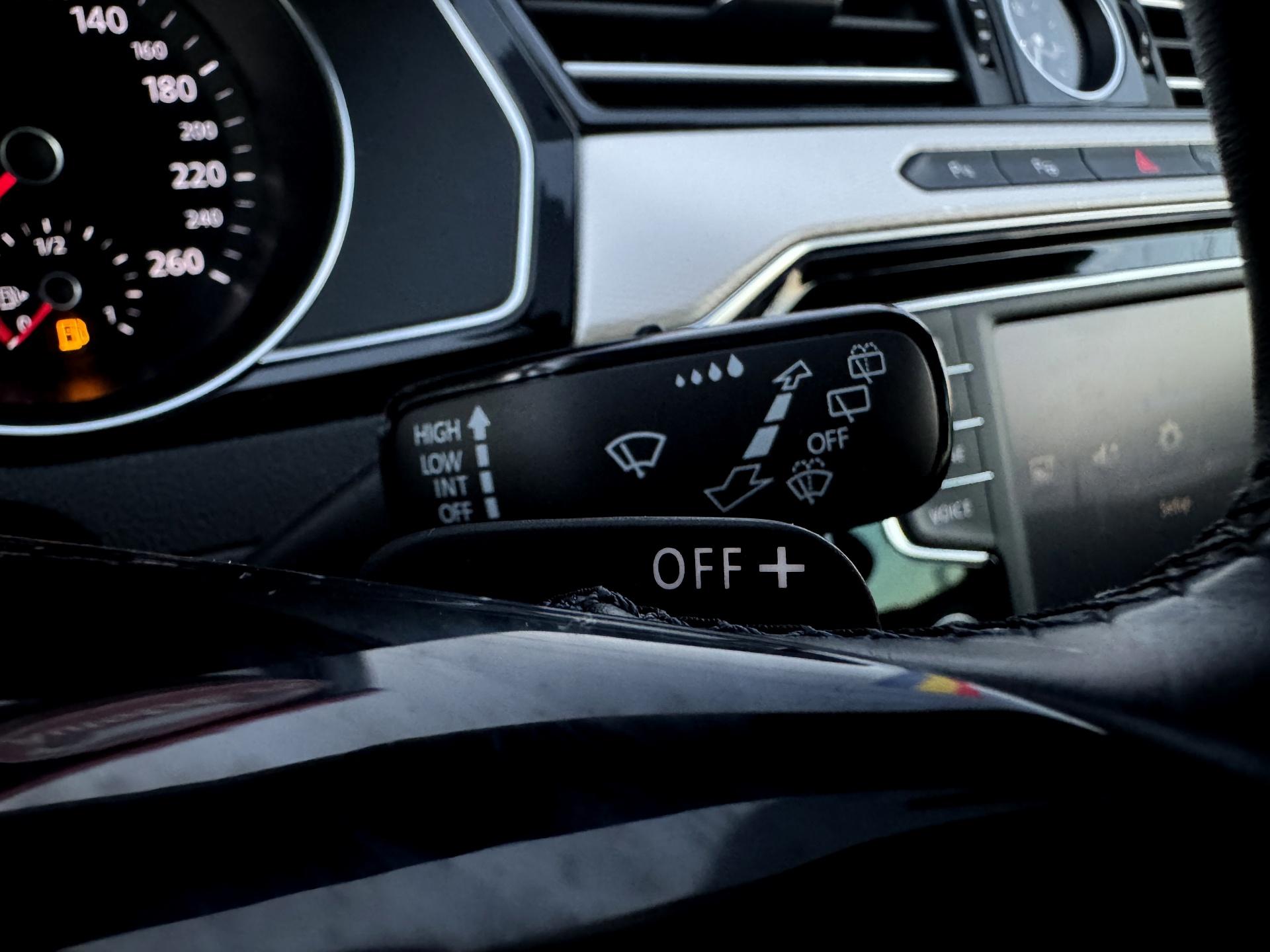 Volkswagen-Passat Alltrack