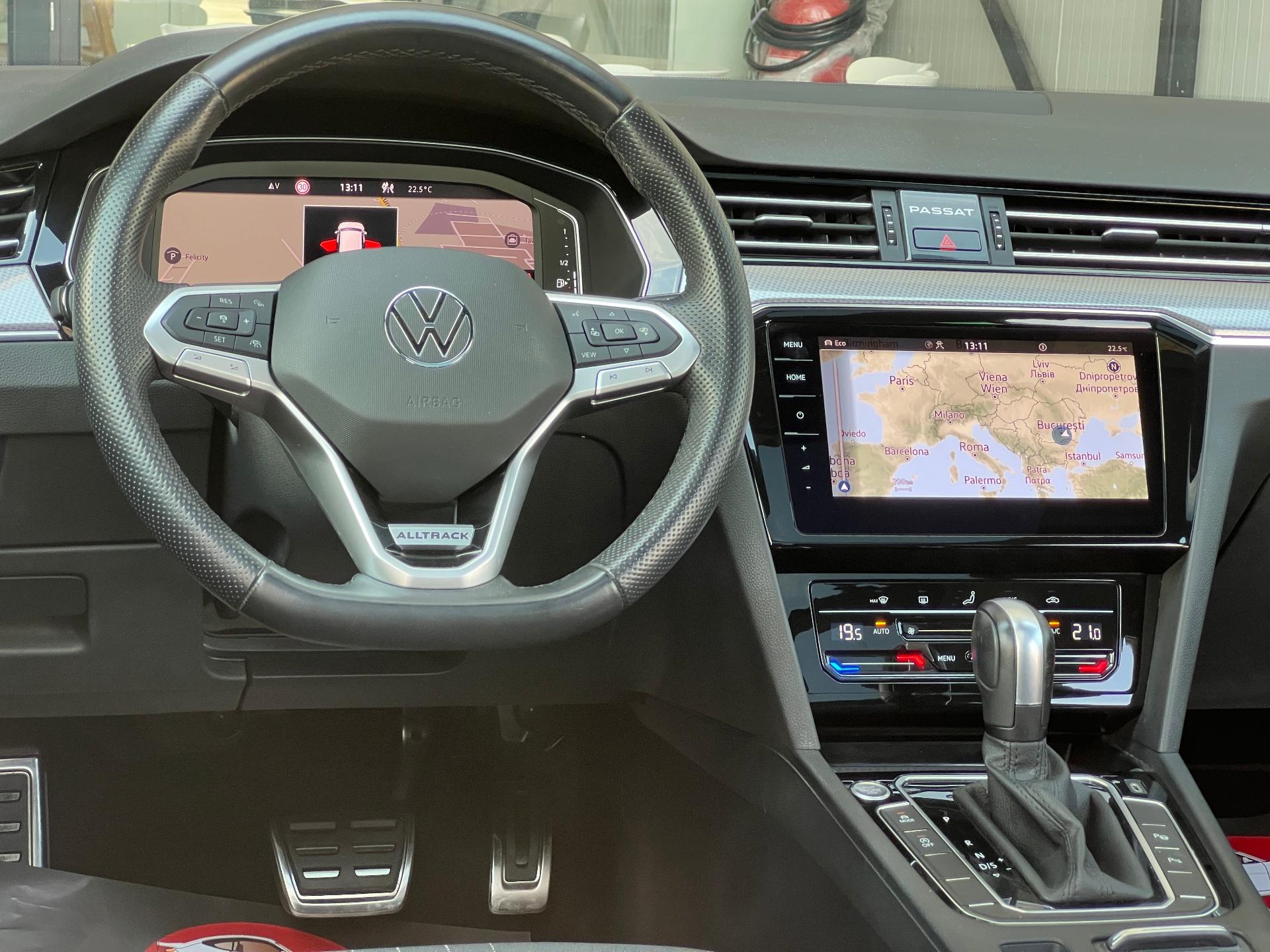 Volkswagen-Passat Alltrack