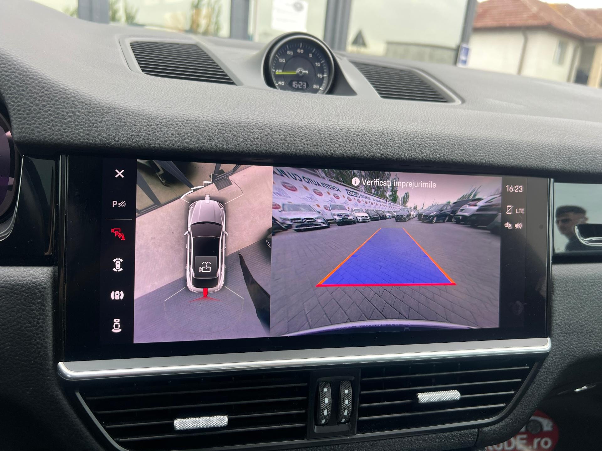 Porsche-Cayenne