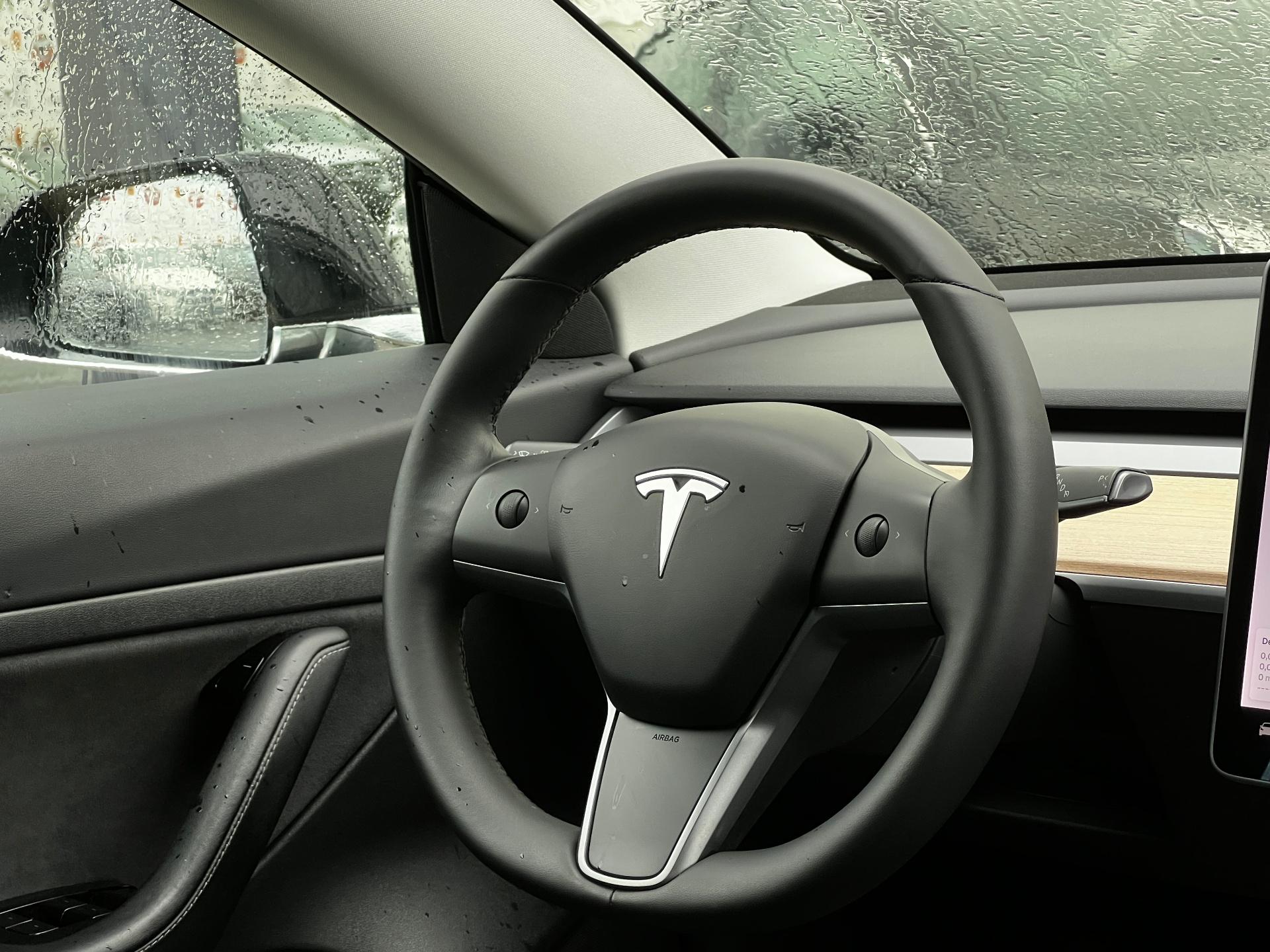 Tesla-Model 3