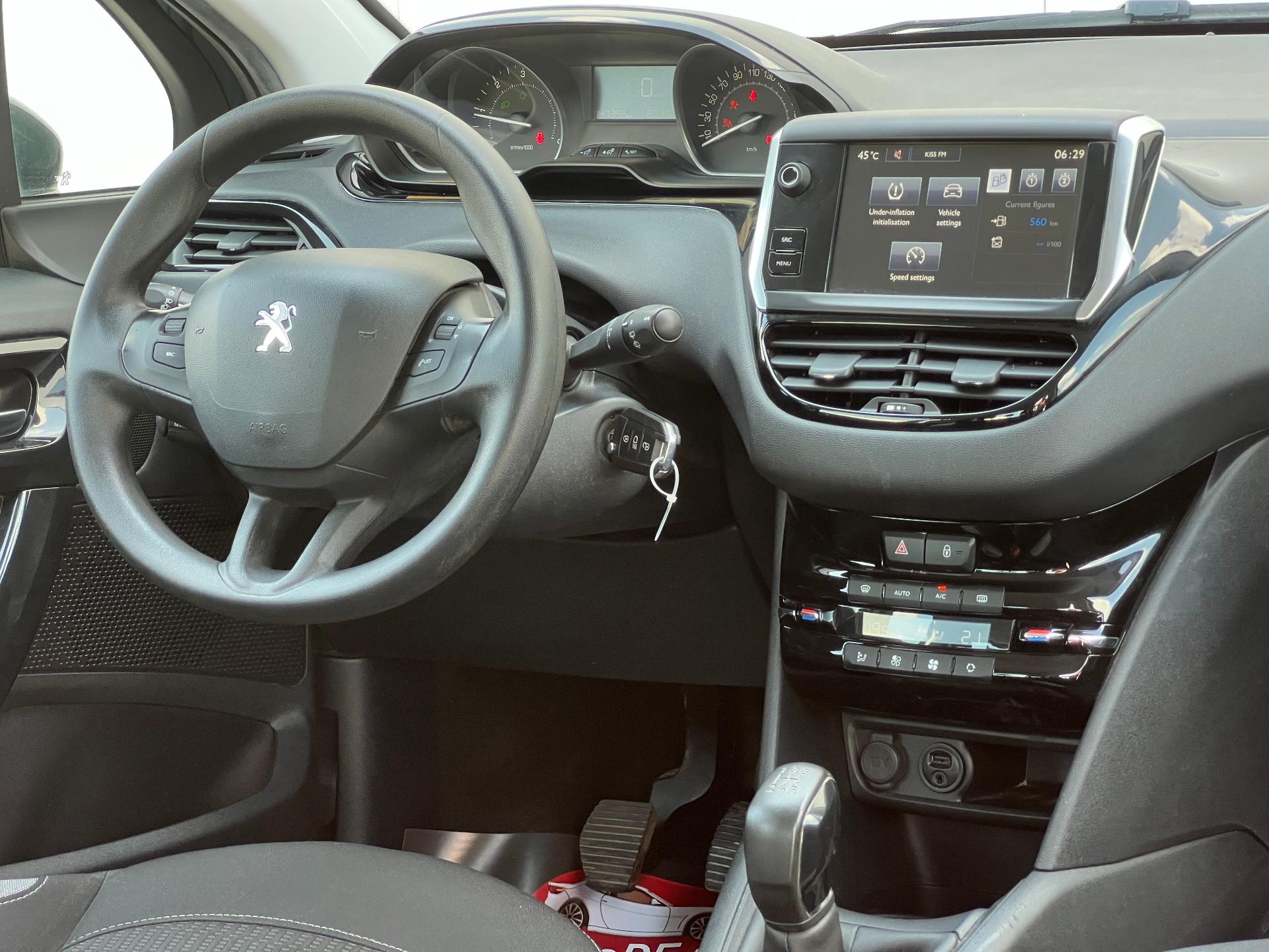 Peugeot-208
