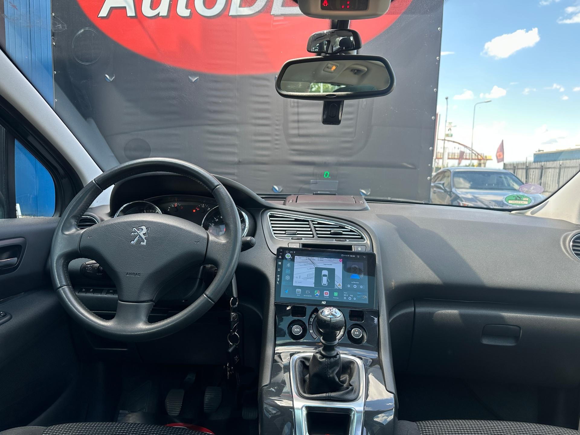 Peugeot-5008