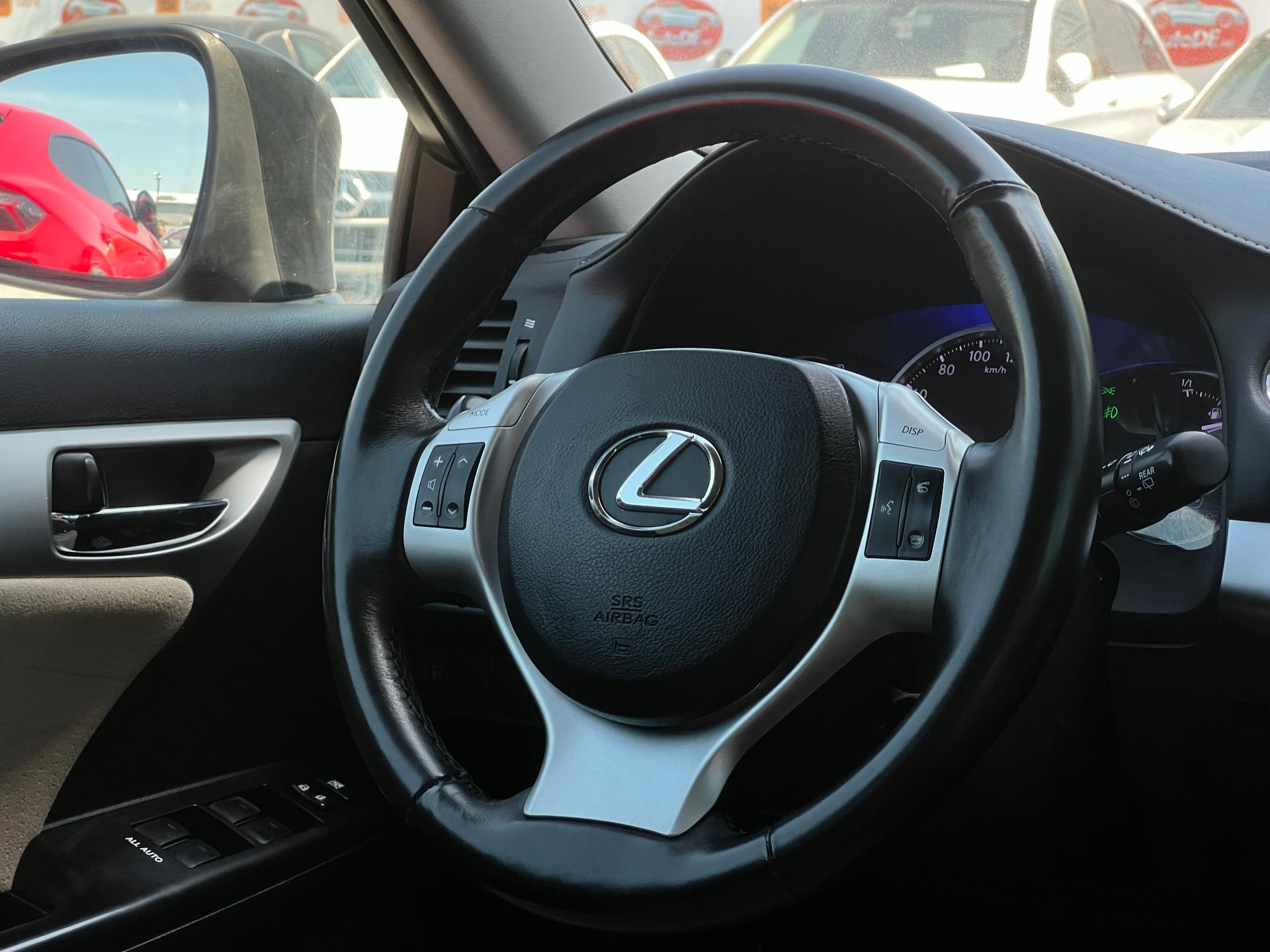 Lexus-CT 200h