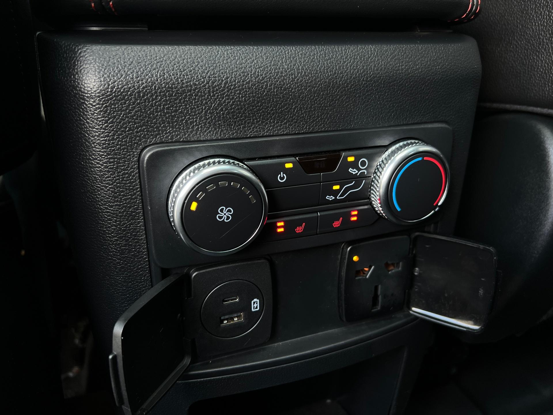 Ford-Explorer