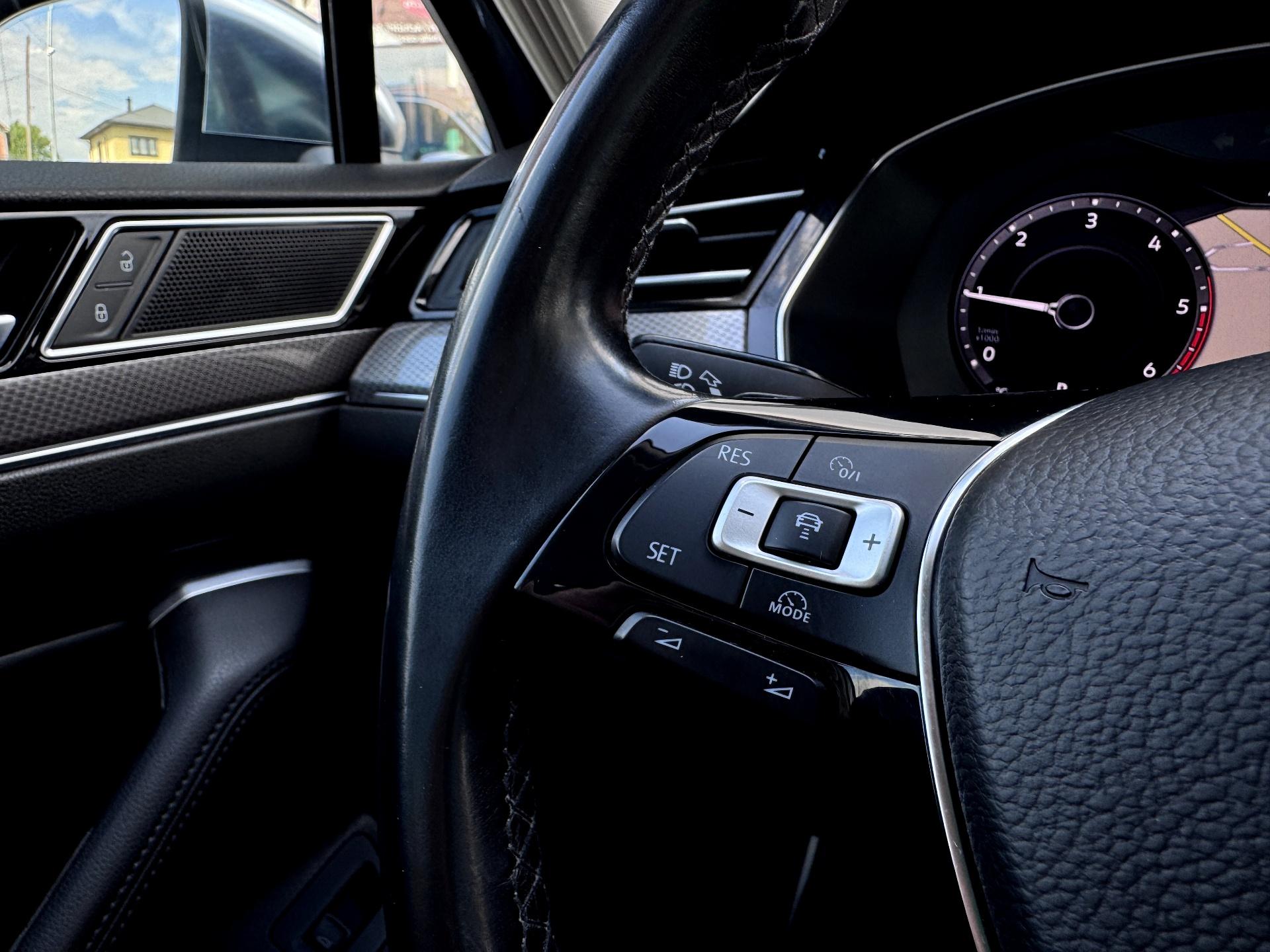 Volkswagen-Passat Alltrack
