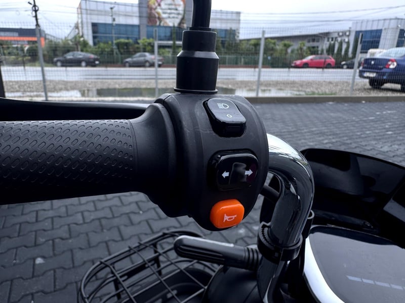 Car Thumb