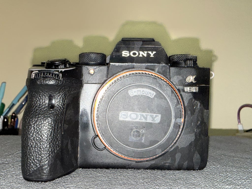 Sony Alpha 9 II (ILCE-9M2) Mirrorless Camera Body