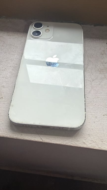 Apple iPhone 12