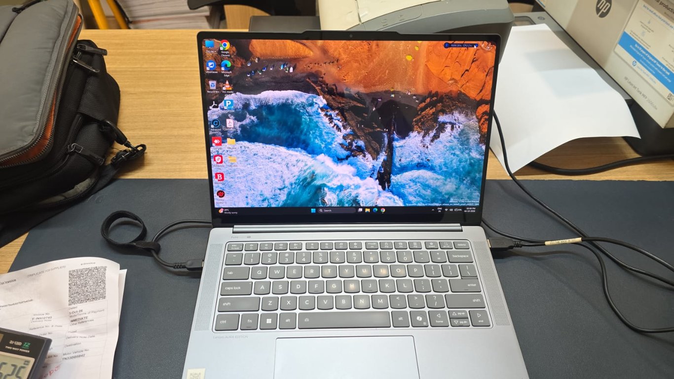 Lenovo Yoga Pro 7 Aura Edition (Intel Core Ultra 9, 32GB RAM, 1TB SSD, Luna Grey)