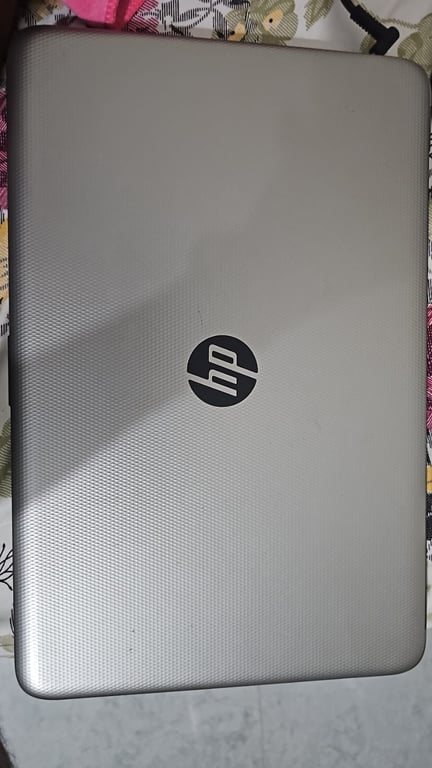HP 15-inch Laptop (Silver Textured Lid)
