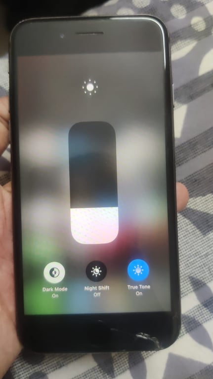 Apple iPhone 8, photo 2