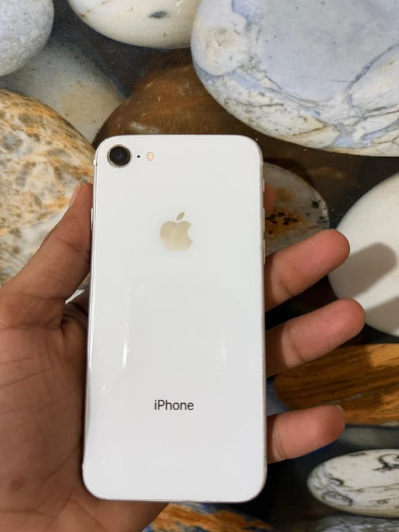 Apple iPhone SE (2nd Generation), photo 2