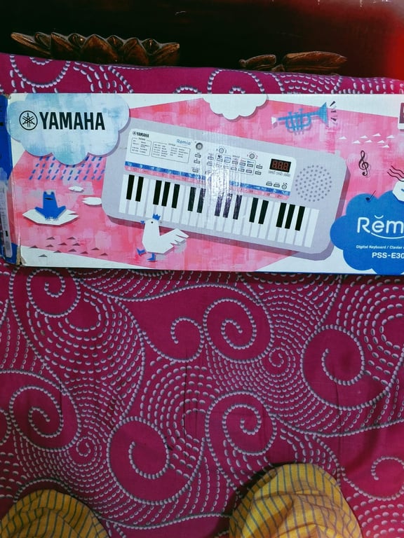 Yamaha Remie PSS-E30 37-Key Mini Portable Keyboard, photo 2