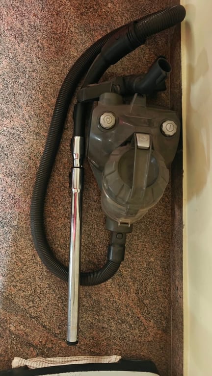 Bagless Cyclonic Canister Vacuum Cleaner with Telescopic Wand